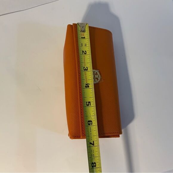 Tory Burch Sunglasses Case - Picture 6 of 9